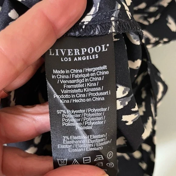 Liverpool Los Angeles Women’s Double V-Neck Flutter Sleeve Stretch Satin Top S - Picture 10 of 12